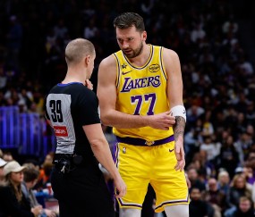 遭遇严防！东契奇27投11中&amp;三分13中3 空砍32+11+8&amp;正负值-17