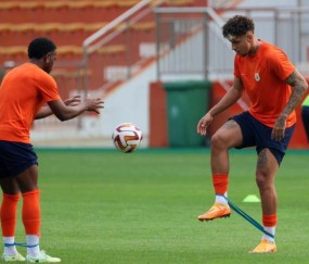 开云体育-崔康熙首败只是输给天气？中锋驾到克雷桑该怎么摆