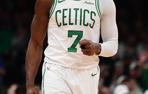 官方网-出人意料！杰伦·布朗发推庆祝：在空档年取得50胜